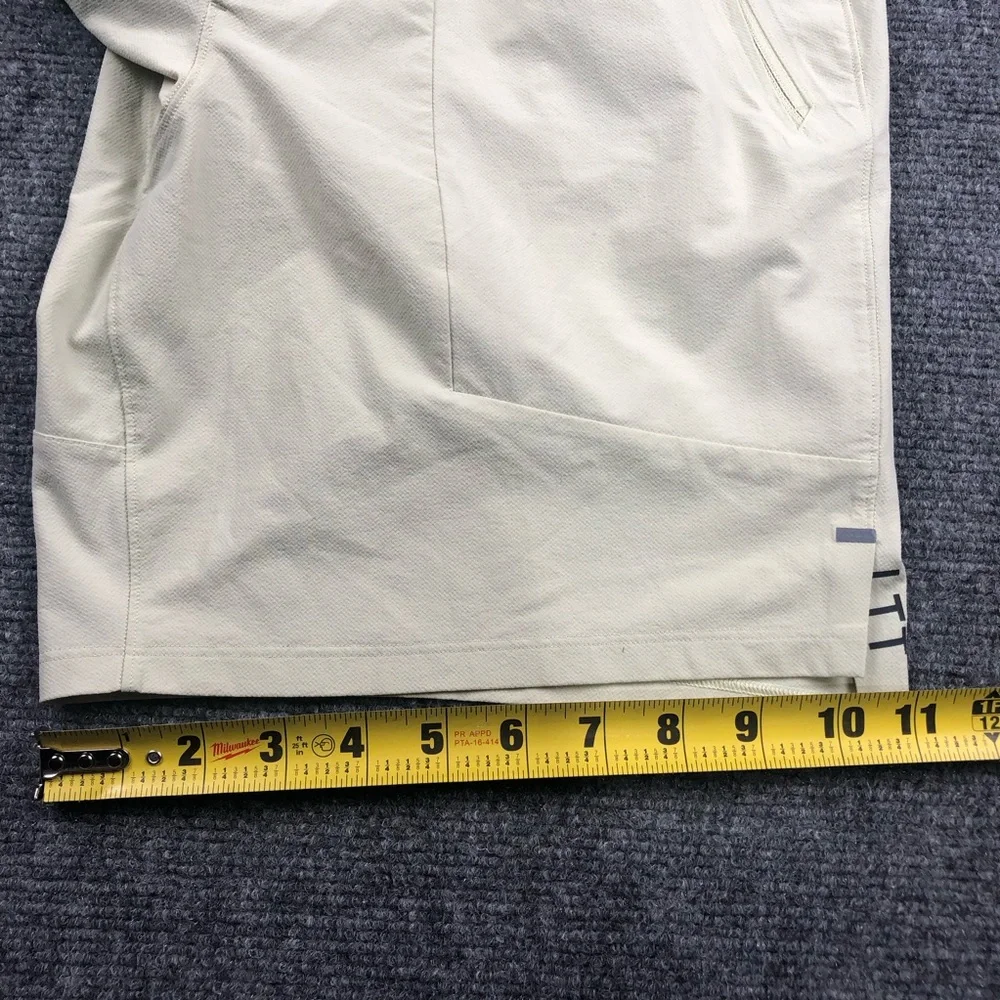 Lululemon Women’s License to Train Linerless Shorts - Picture 2 of 7